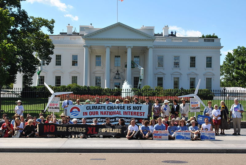 Photo by Chesapeake Climate Action Network from http://commons.wikimedia.org/wiki/File:Protests_against_Keystone_XL_Pipeline_for_tar_sands_at_White_House,_2011.jpg